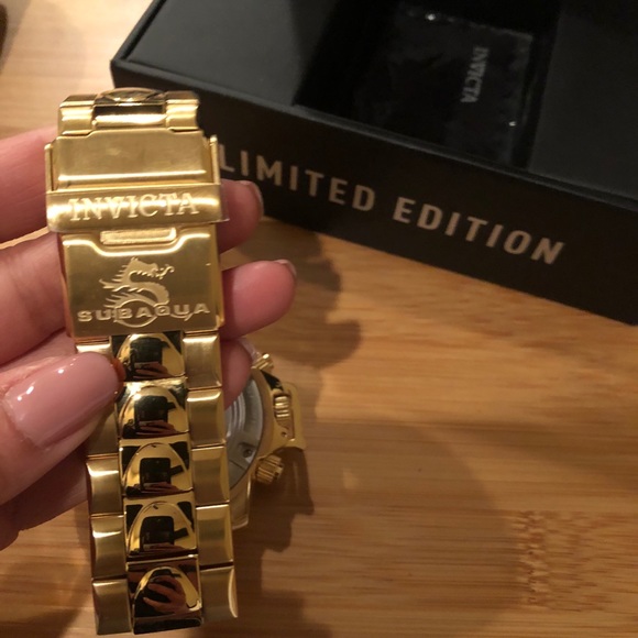 NWT INVICTA - Disney Gold Watch (Limited Edition) - Picture 8 of 8
